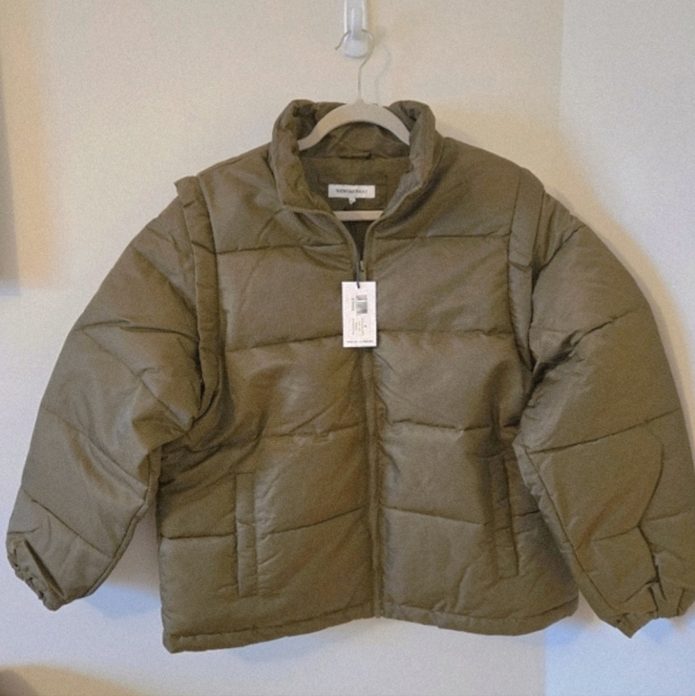 WeWoreWhat Military Green Puffer Jacket with Zip Off Sleeves Vest Size Small NWT